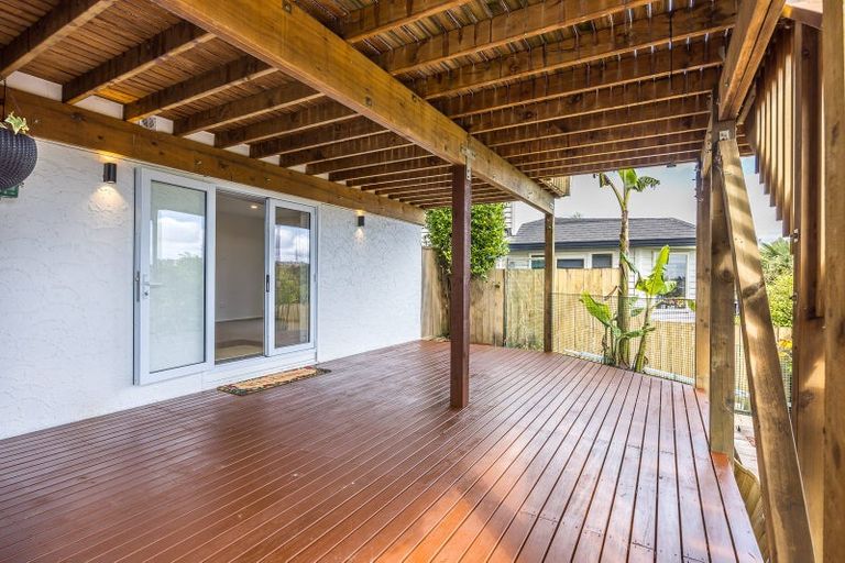 Photo of property in 939a East Coast Road, Torbay, Auckland, 0630