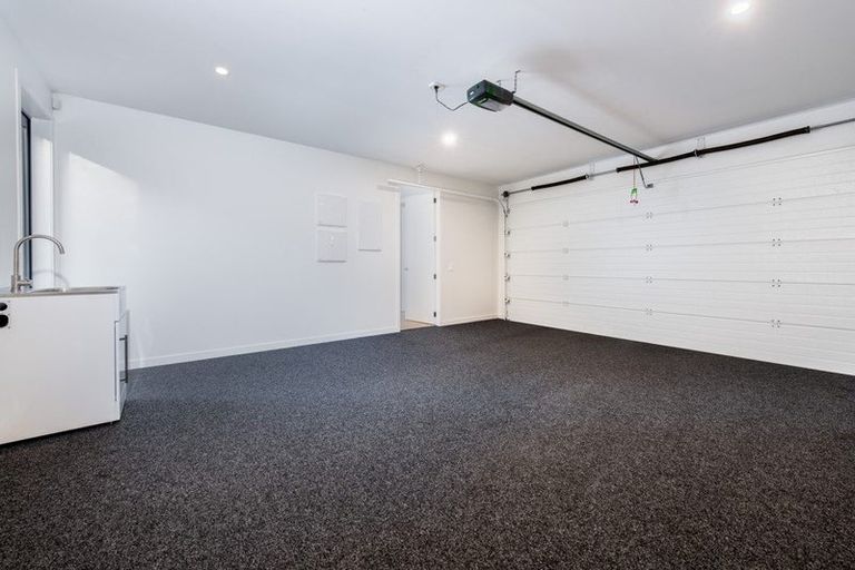 Photo of property in 12b Newburn Road, Waiake, Auckland, 0630