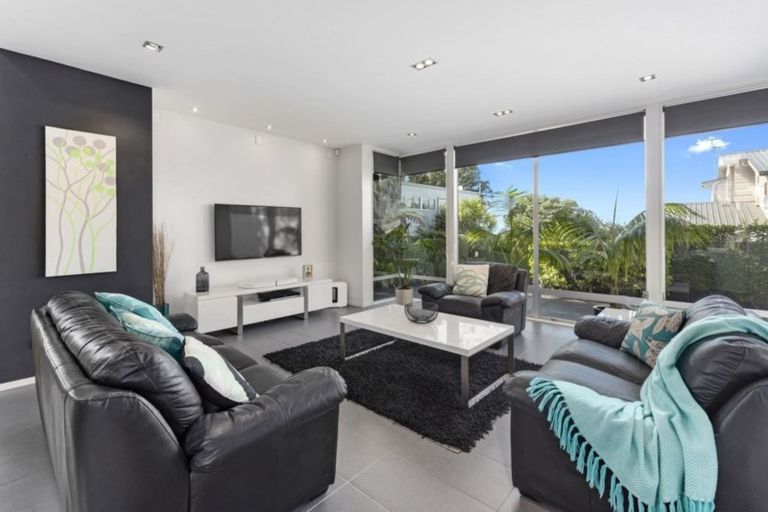 Photo of property in 6a Rewi Street, Torbay, Auckland, 0630