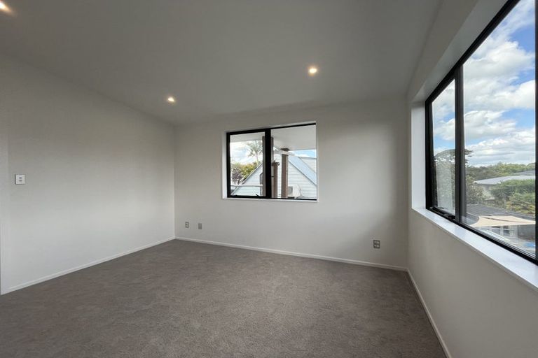 Photo of property in 8/18 Sylvan Crescent, Te Atatu South, Auckland, 0610