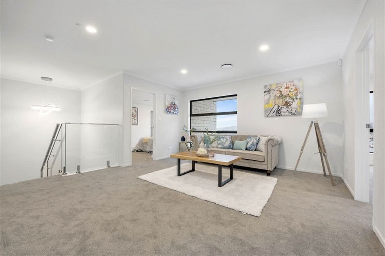 Photo of property in 59 Drumbuoy Drive, Flat Bush, Auckland, 2019