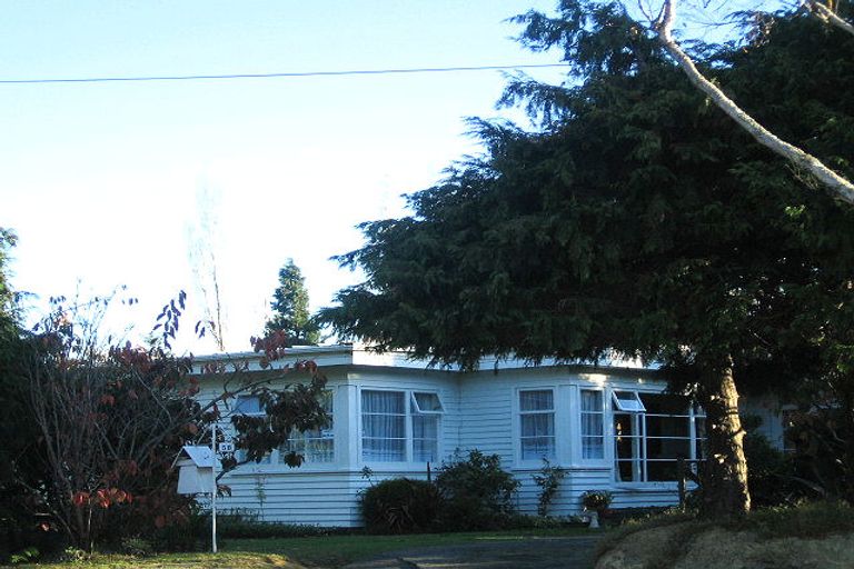 Photo of property in 58 Stokes Valley Road, Stokes Valley, Lower Hutt, 5019