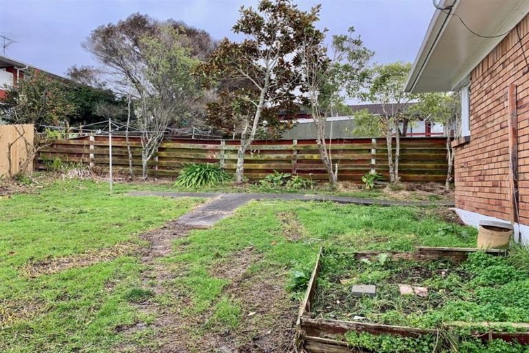 Photo of property in 2/8 Anne Road, Hillcrest, Auckland, 0627