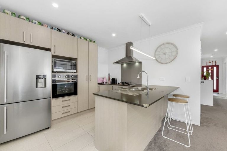 Photo of property in 25 Kapowai Boulevard, Takanini, 2112