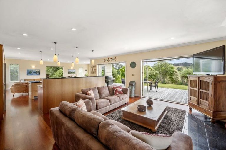 Photo of property in 551 Upper Waiwera Road, Puhoi, Silverdale, 0994