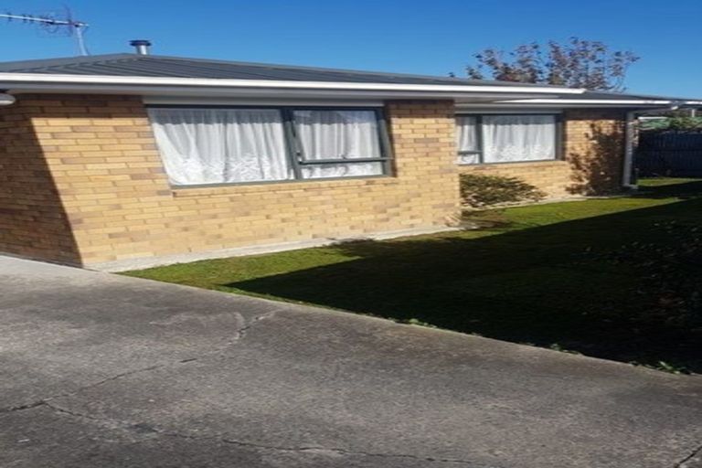 Photo of property in 12a Somerset Crescent, Highbury, Palmerston North, 4412