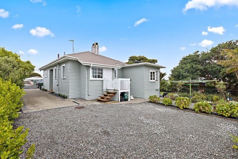 Photo of property in 1/127 Birkdale Road, Birkdale, Auckland, 0626