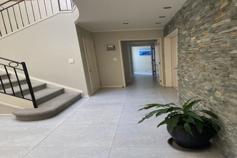 Photo of property in 11 Anaheim Boulevard, Shamrock Park, Auckland, 2016