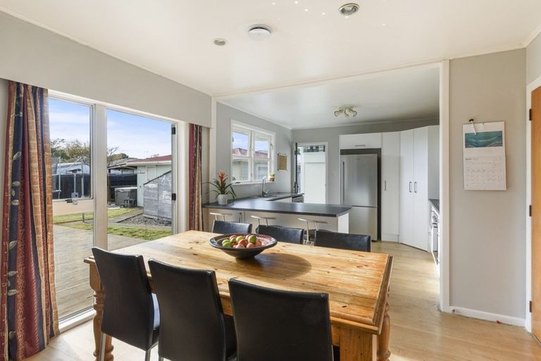 Photo of property in 27 Parsons Avenue, Levin, 5510
