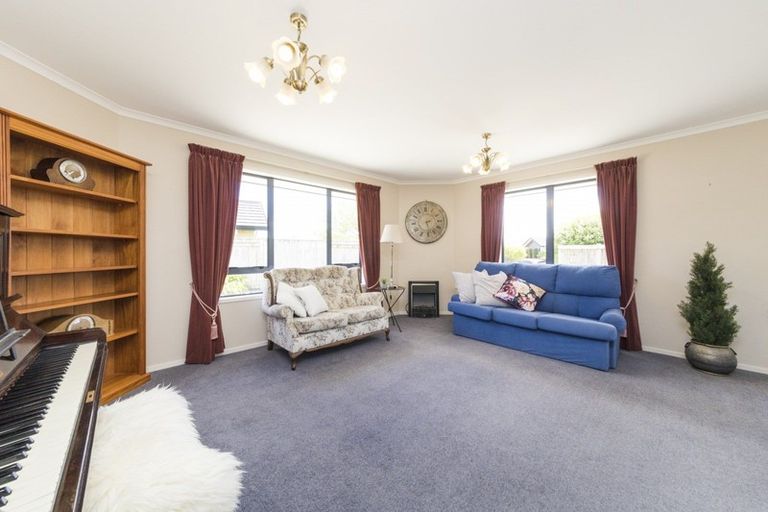 Photo of property in 10 Brooklyn Heights Drive, Kelvin Grove, Palmerston North, 4414