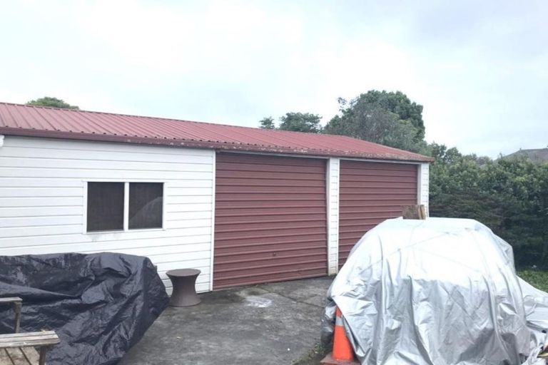 Photo of property in 6 Kaikoura Street, Henderson, Auckland, 0612