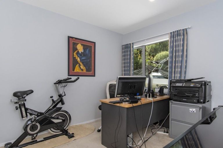 Photo of property in 25 Haden Place, Omokoroa, 3114