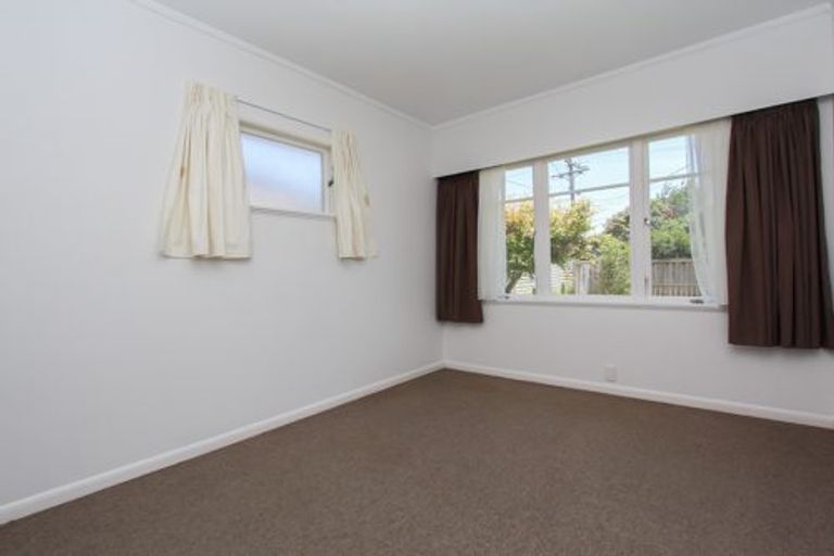 Photo of property in 18 Oxford Street, Fairfield, Hamilton, 3214