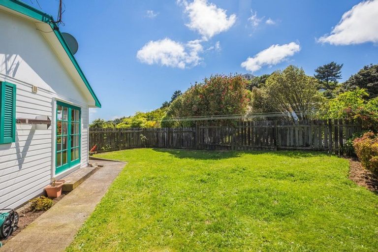Photo of property in 1 Ensign Lane, Whitby, Porirua, 5024