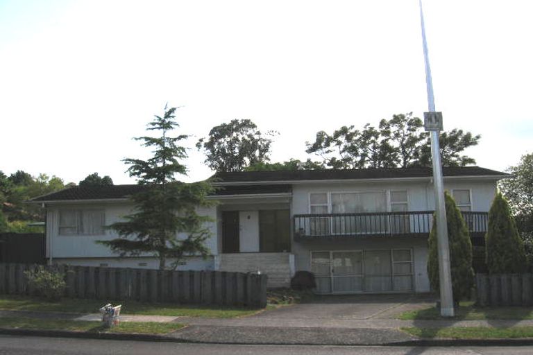 Photo of property in 1 King Richard Place, Browns Bay, Auckland, 0630