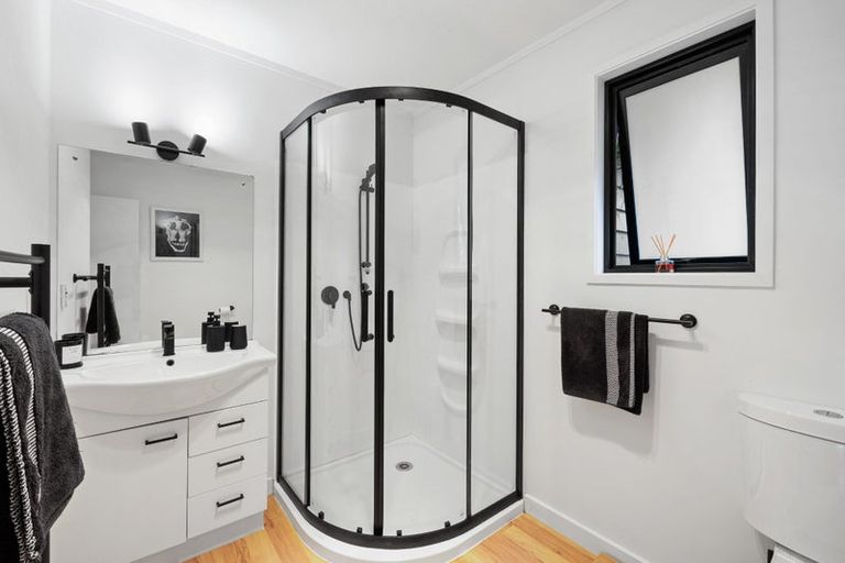 Photo of property in 145 Seaview Road, Westown, New Plymouth, 4310