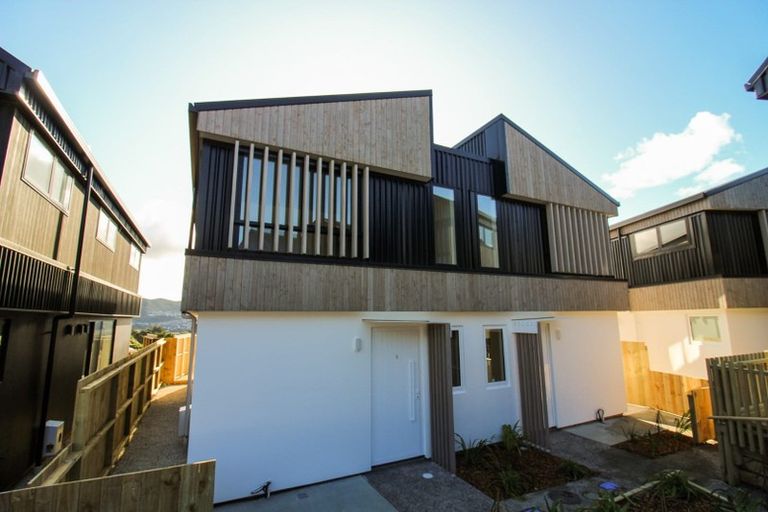 Photo of property in 9/6 Bushland Grove, Paparangi, Wellington, 6037