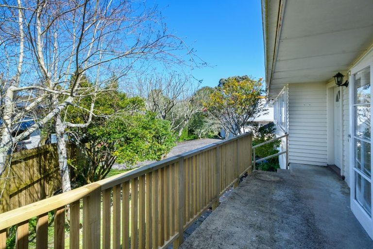 Photo of property in 6 Palmer Avenue, Glen Eden, Auckland, 0602