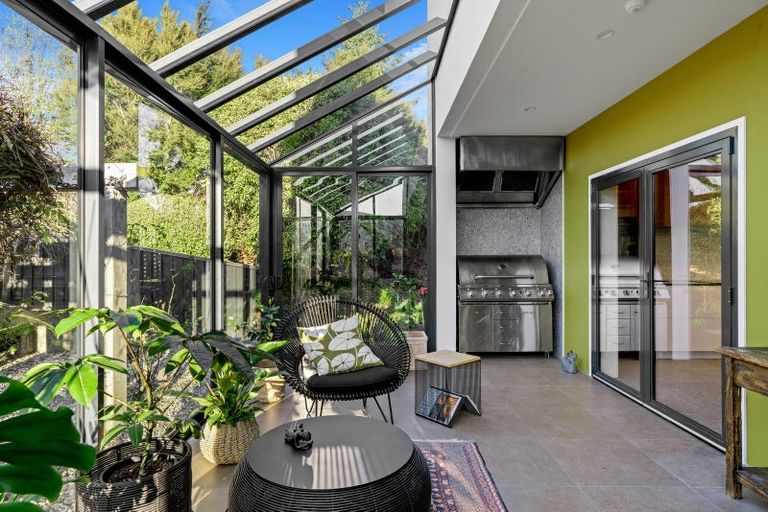 Photo of property in 8b Minaret Ridge, Wanaka, 9305