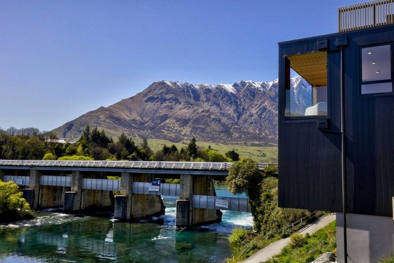 Photo of property in 11a William Rees Place, Kawarau Falls, Queenstown, 9300