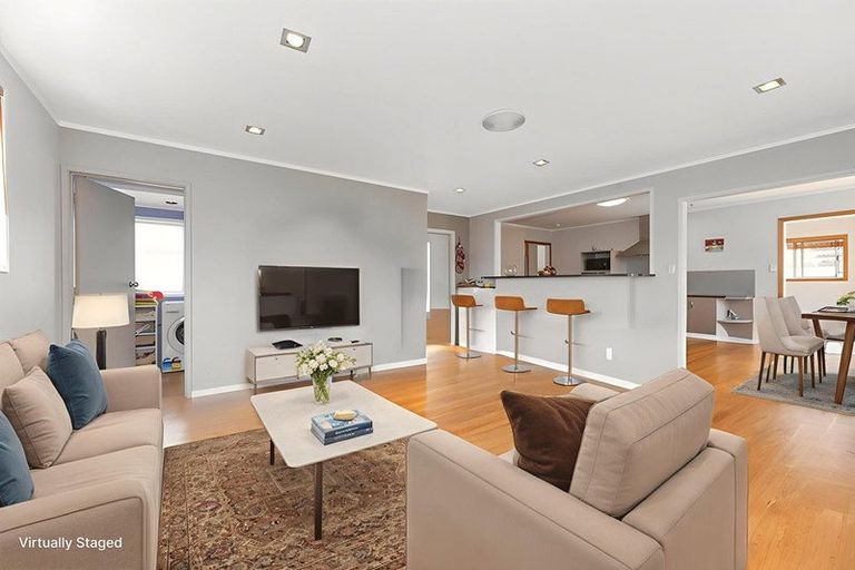 Photo of property in 1/24 Casuarina Road, Half Moon Bay, Auckland, 2012