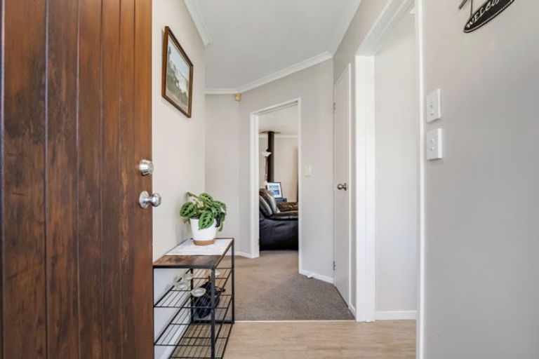 Photo of property in 32 Somerset Crescent, Highbury, Palmerston North, 4412