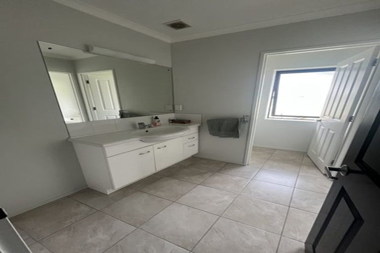 Photo of property in 4 Beechwood Way, Te Marua, Upper Hutt, 5018