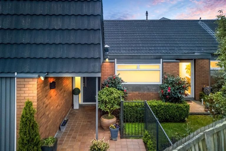 Photo of property in 14 Kent Lodge Avenue, Avonhead, Christchurch, 8042
