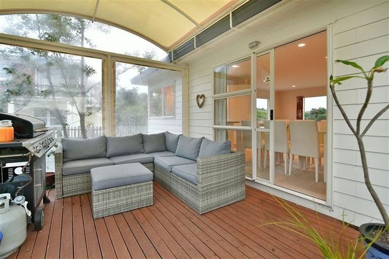 Photo of property in 5 Moera Place, Stanmore Bay, Whangaparaoa, 0932