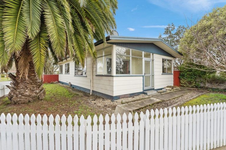 Photo of property in 2 Newton Place, Westbrook, Palmerston North, 4412
