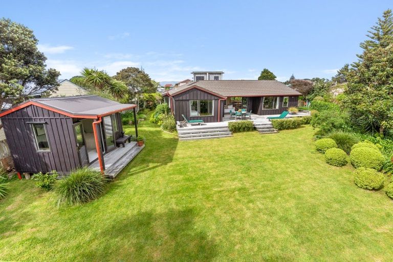 Photo of property in 7 Dodds Crescent, Otaki Beach, Otaki, 5512