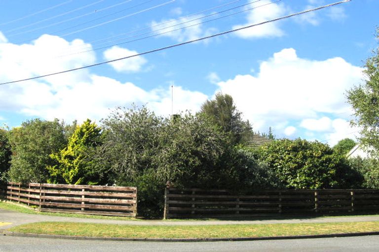 Photo of property in 12 Holdsworth Avenue, Trentham, Upper Hutt, 5018