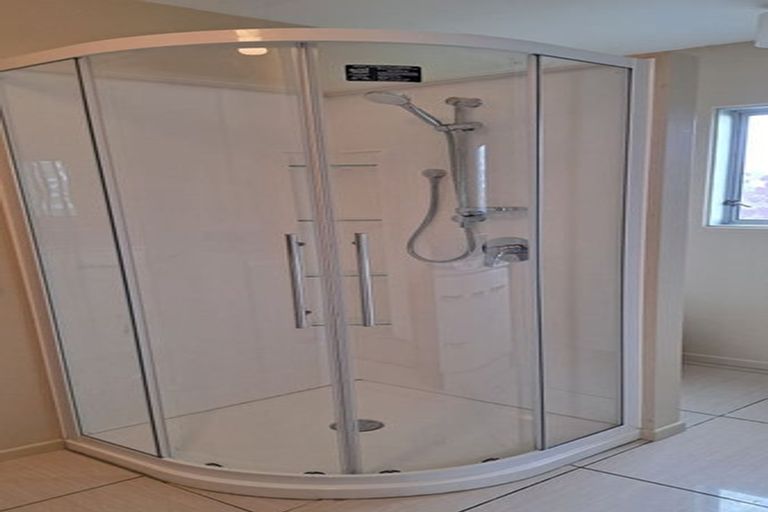 Photo of property in 16 First Avenue, Avenues, Whangarei, 0110