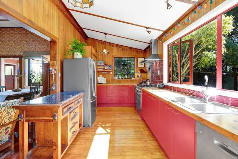 Photo of property in 23 Gibson Place, Patea, 4520