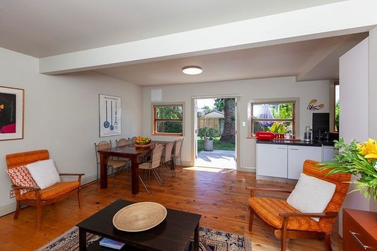 Photo of property in 44 Ngapaki Street, Waikanae Beach, Waikanae, 5036