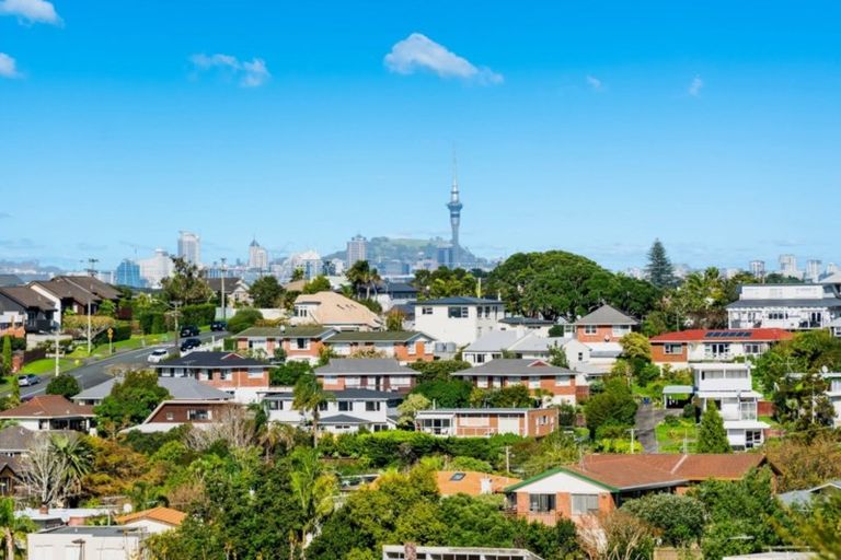 Photo of property in 52a Heathcote Road, Castor Bay, Auckland, 0620