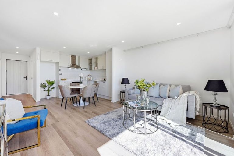 Photo of property in 25 Tuuhura Road, Pukekohe, 2120