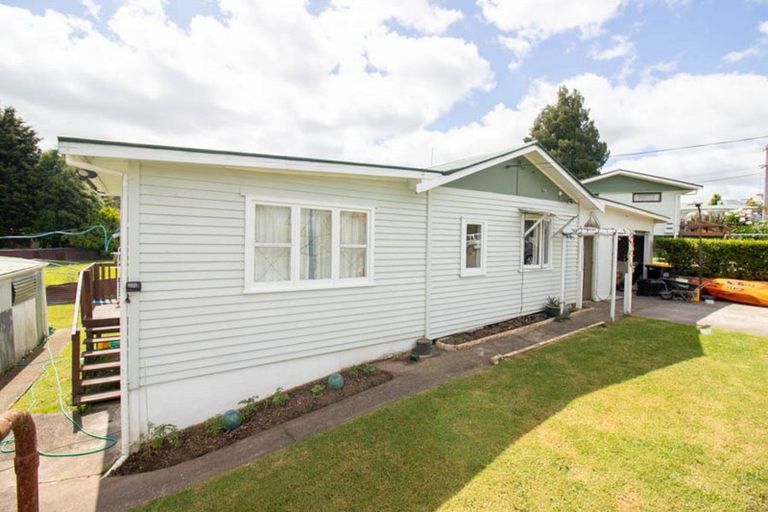 Photo of property in 2 Miller Avenue, Paeroa, 3600