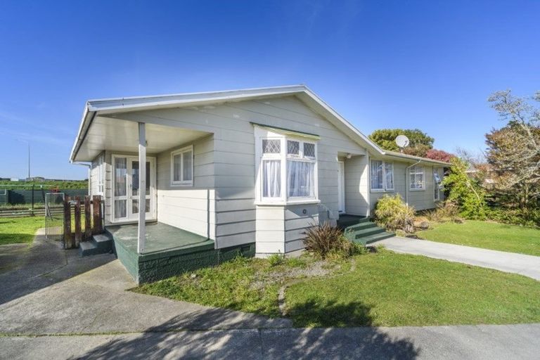 Photo of property in 17 Egmont Place, Westbrook, Palmerston North, 4412