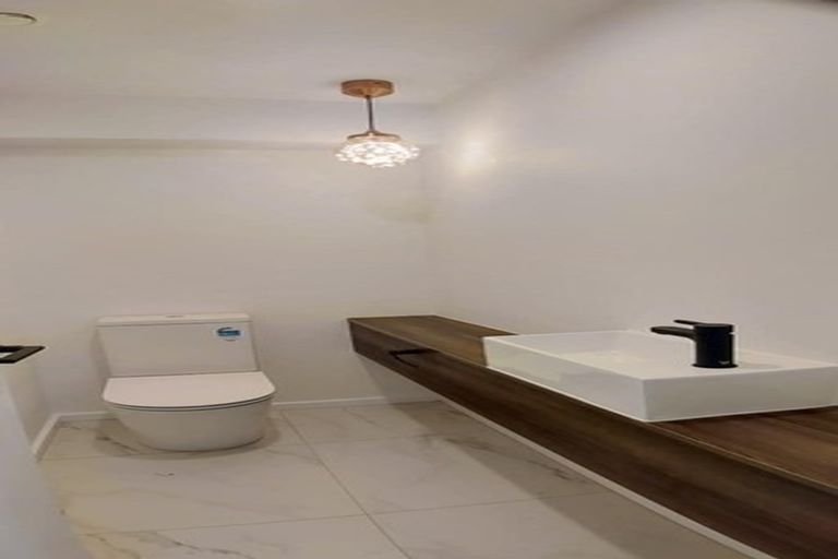 Photo of property in 20b Garland Road, Greenlane, Auckland, 1061