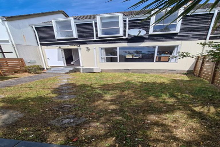Photo of property in 7 Hollydale Grove, Churton Park, Wellington, 6037