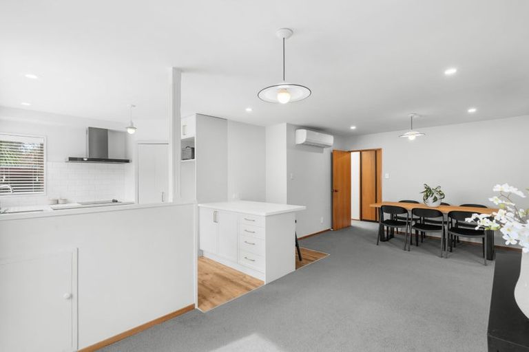 Photo of property in 6 Westgrove Avenue, Avonhead, Christchurch, 8042