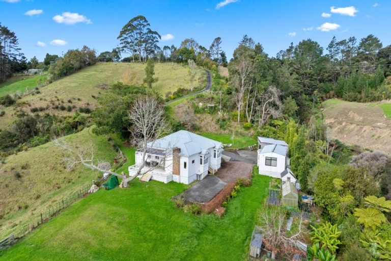 Photo of property in 408 Paremoremo Road, Paremoremo, Auckland, 0632