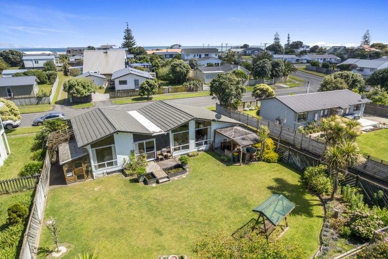 Photo of property in 34 Scott Avenue, Otaki Beach, Otaki, 5512