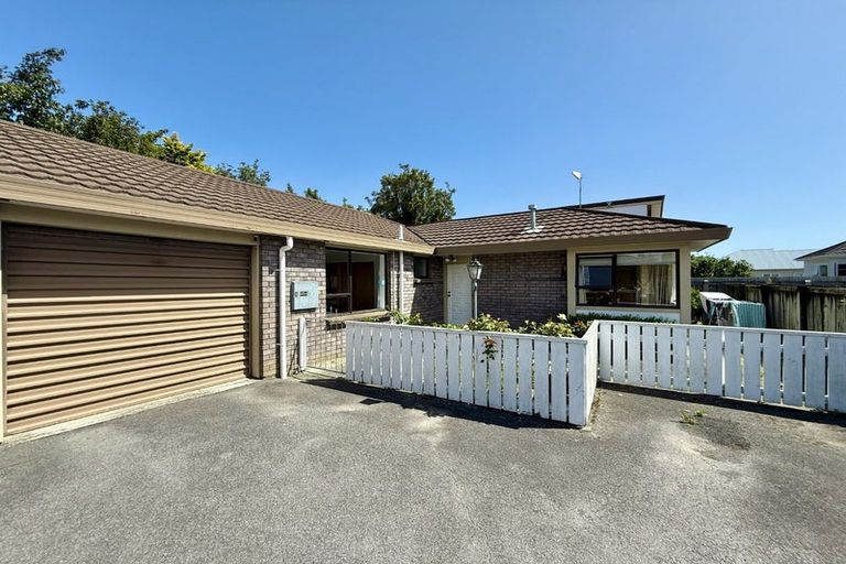 Photo of property in 2/954 High Street, Avalon, Lower Hutt, 5011