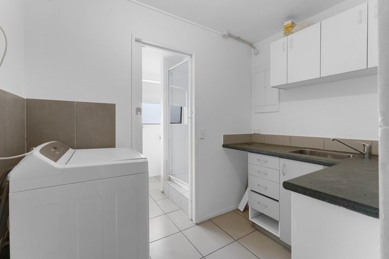 Photo of property in 40 Avalon Crescent, Fernhill, Queenstown, 9300