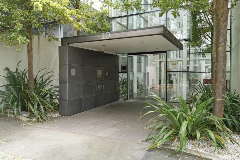 Photo of property in Sanctum Apartment, 10 Ebor Street, Te Aro, Wellington, 6011