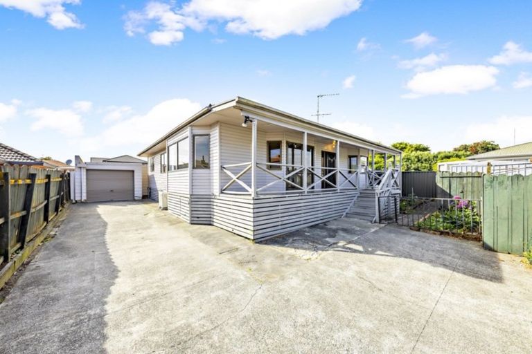 Photo of property in 2/79 Victoria Road, Papatoetoe, Auckland, 2025