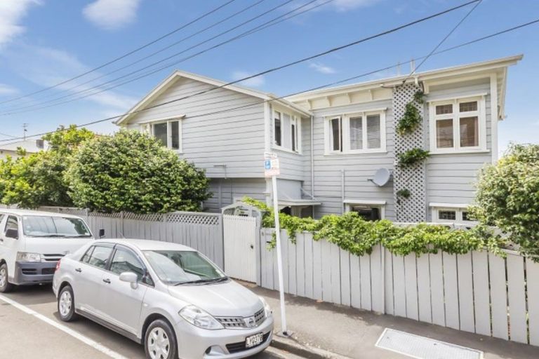 Photo of property in 8 Park Street, Thorndon, Wellington, 6011