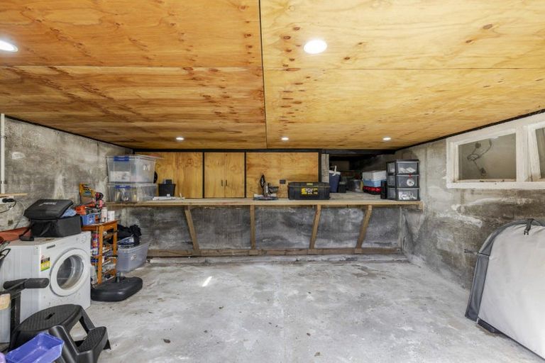 Photo of property in 10 Holford Street, Westown, New Plymouth, 4310